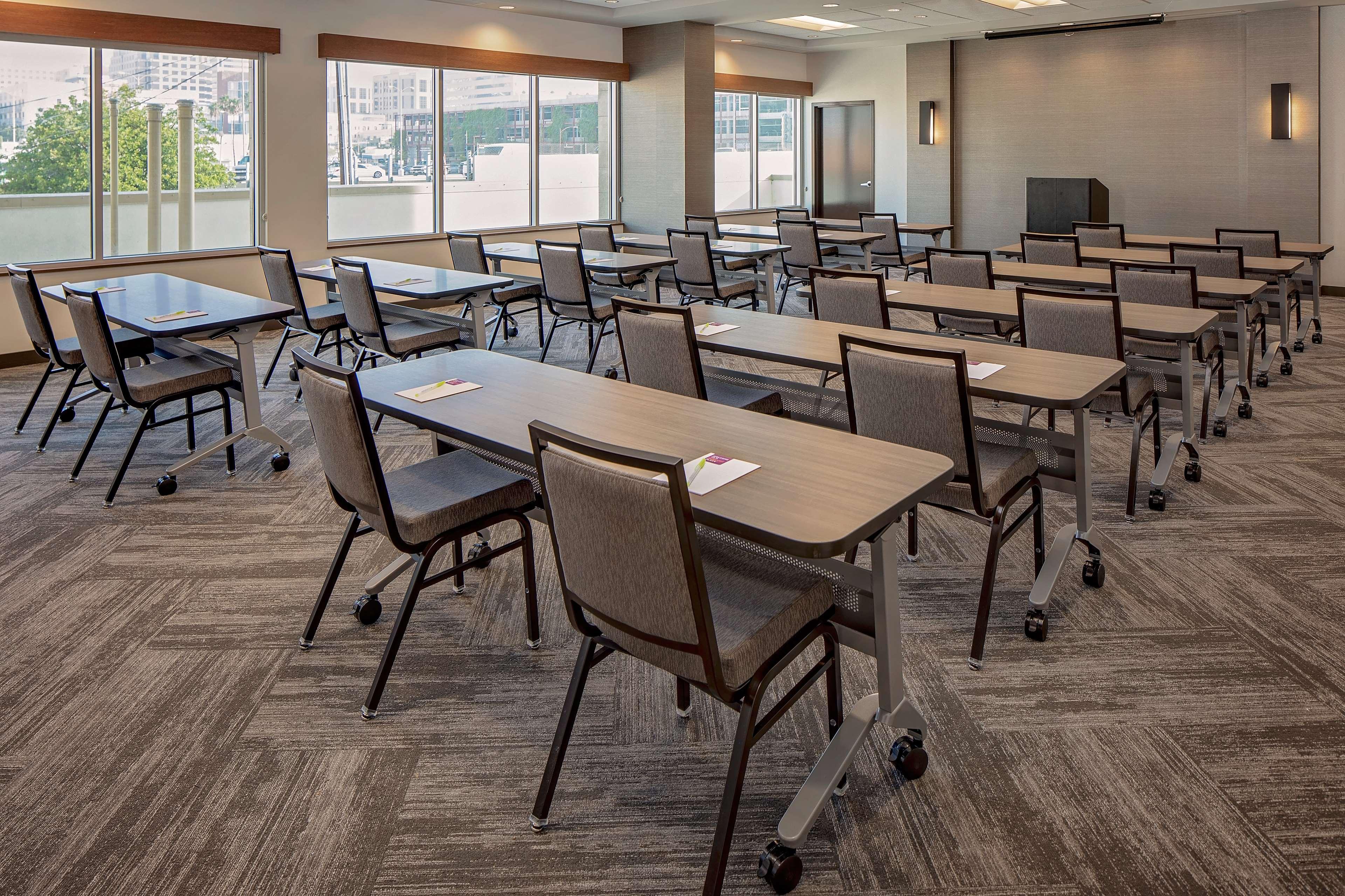 Hyatt Place Glendale/Los Angeles Extérieur photo