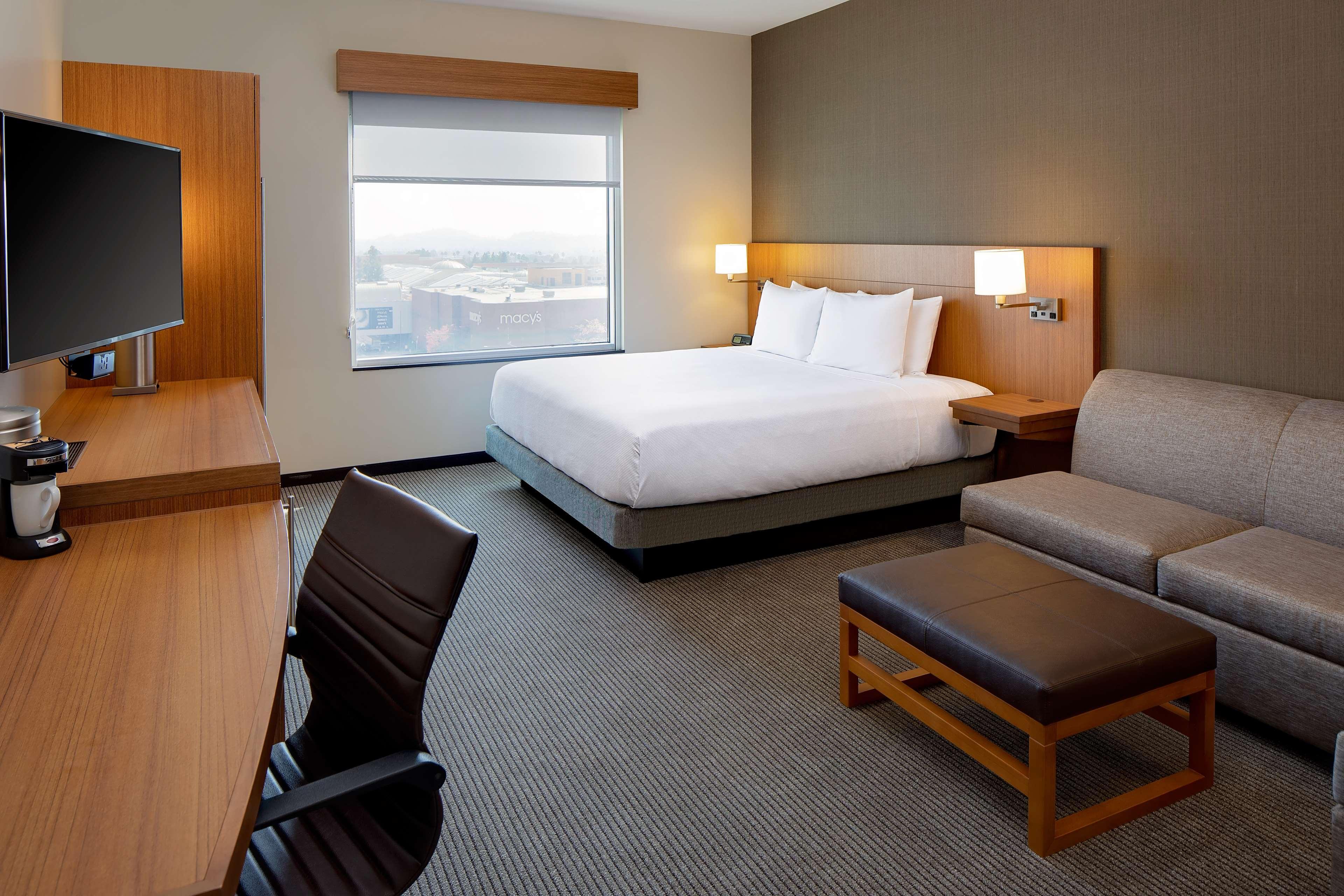 Hyatt Place Glendale/Los Angeles Extérieur photo